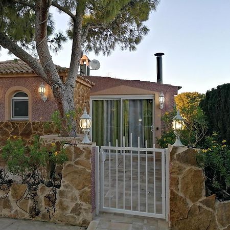 Los Jardines De Lola Daimés Exteriér fotografie